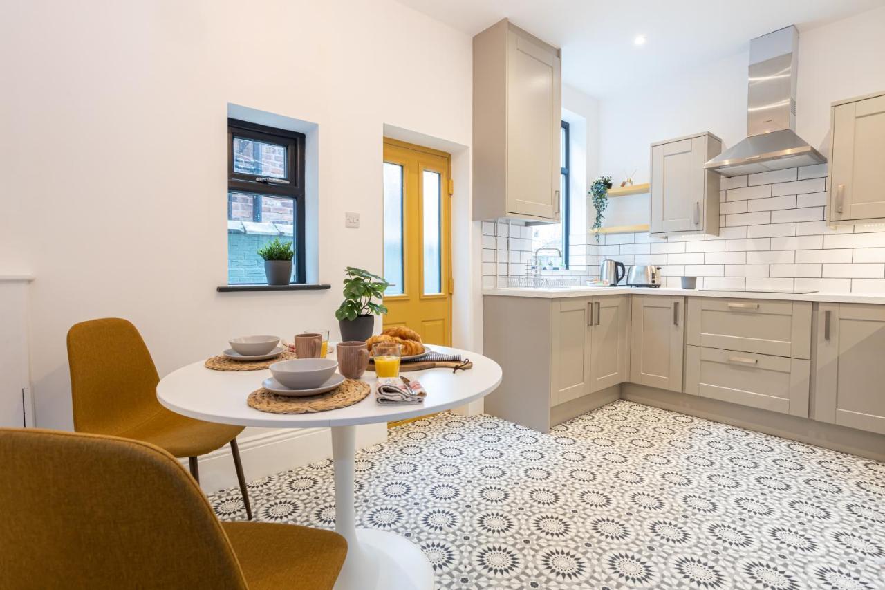 Stunning Scandi Abode In Parking Casa de férias Manchester